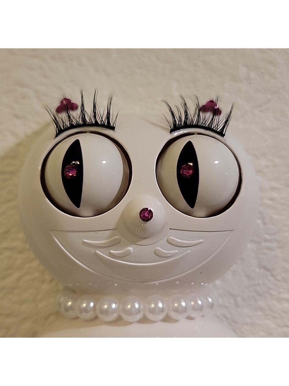 Rare Jeweled White Miss Kitty Cat Klock clock